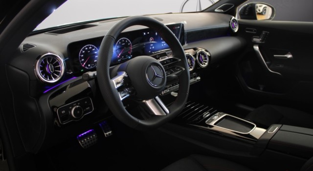 MERCEDES-BENZ A 200 Night Star 7G-DCT