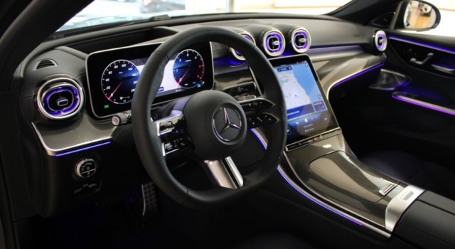 MERCEDES-BENZ C 220 d T 4 Matic
