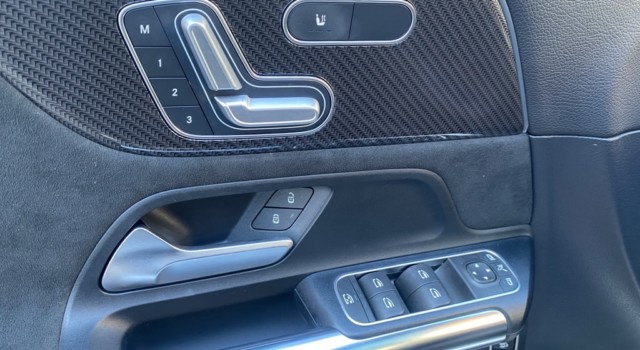 MERCEDES-BENZ GLA 250 AMG Line 4Matic