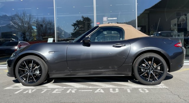 MAZDA MX-5 Skyactiv-G 184 Kazari