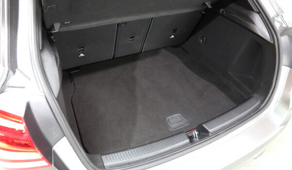 MERCEDES-BENZ A 180 Progressive