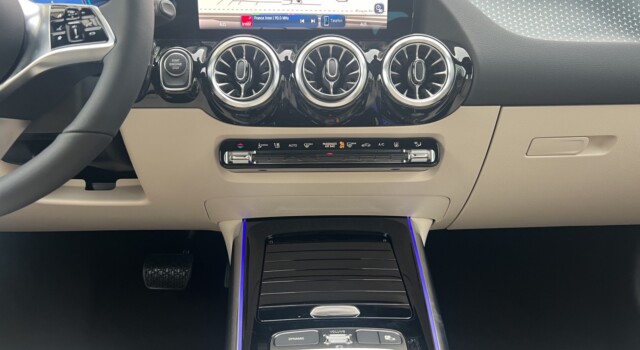 MERCEDES-BENZ GLA 250 e EQ Star 8G-DCT