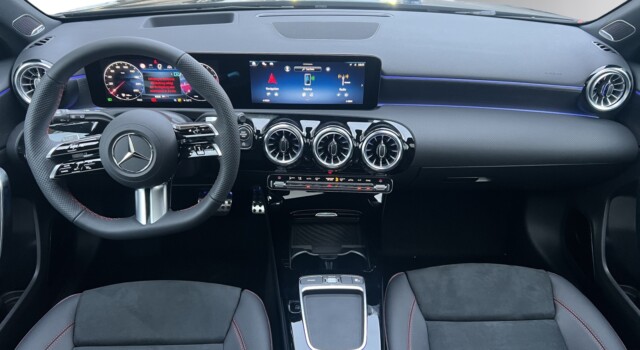 MERCEDES-BENZ A 220 4Matic 8G-DCT