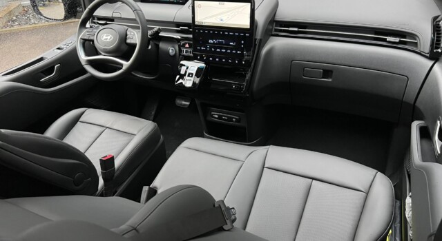 HYUNDAI STARIA Wagon 1.6 T-GDi HEV Vertex A