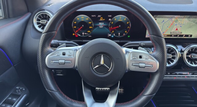 MERCEDES-BENZ GLA 250 AMG Line 4Matic