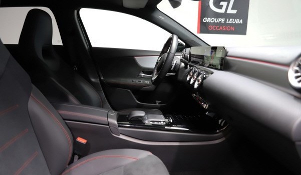 MERCEDES-BENZ A 250 AMG Line