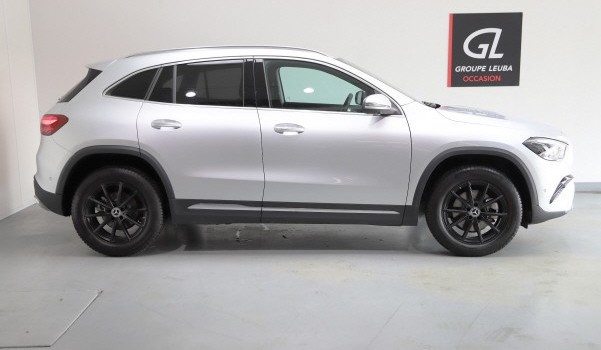 MERCEDES-BENZ GLA 200 Progressive
