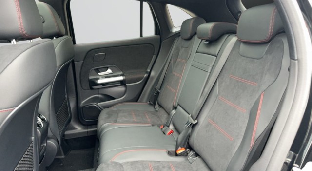 MERCEDES-BENZ GLA 250 4Matic 8G-DCT