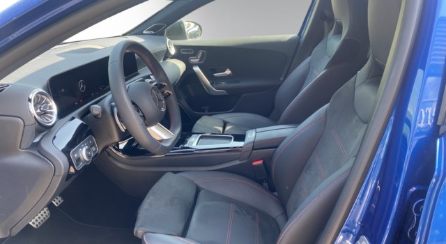MERCEDES-BENZ A 200 Night Star 7G-DCT