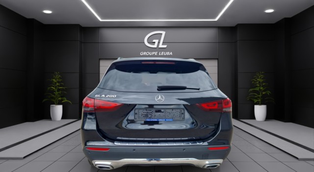MERCEDES-BENZ GLA 200 7G-DCT