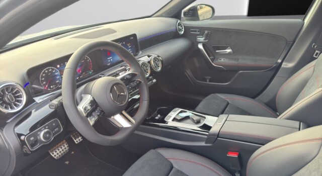 MERCEDES-BENZ A 220 4Matic 8G-DCT