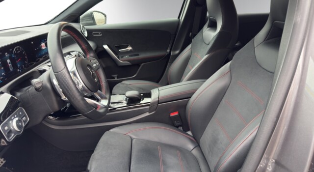 MERCEDES-BENZ A 250 AMG Line 4Matic