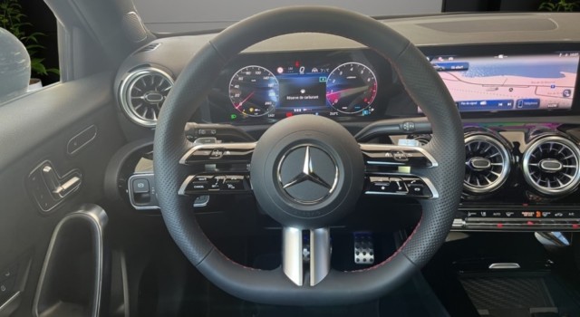MERCEDES-BENZ A 220 4Matic 8G-DCT