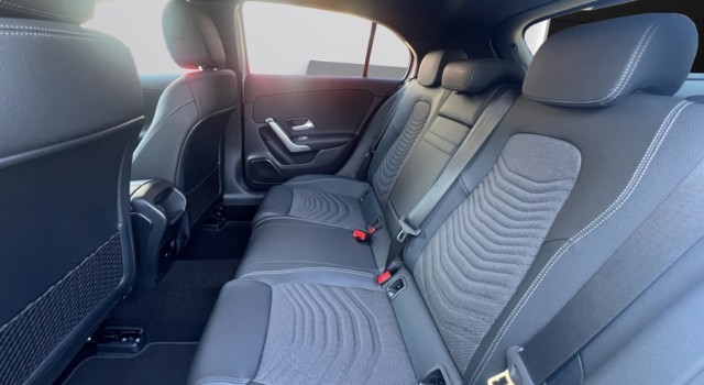 MERCEDES-BENZ A 180 7G-DCT