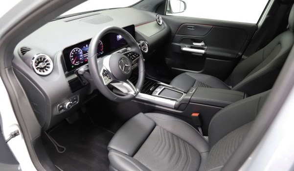 MERCEDES-BENZ GLA 200 Progressive
