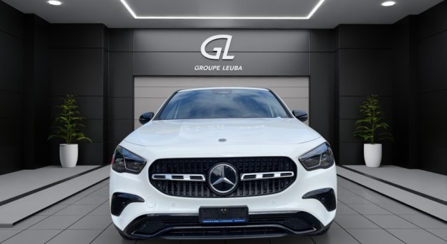 MERCEDES-BENZ GLA 200 Night Star 7G-DCT